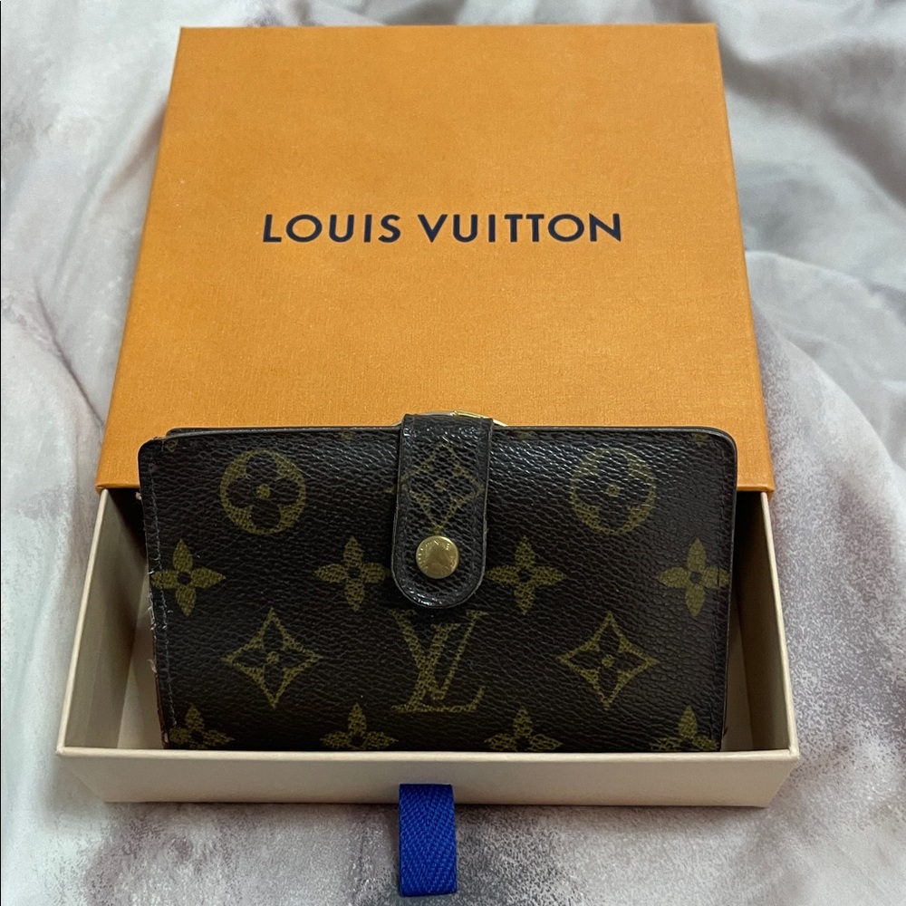 Louis Vuitton Monogram French Kisslock Snap Wallet Good Condition w Box